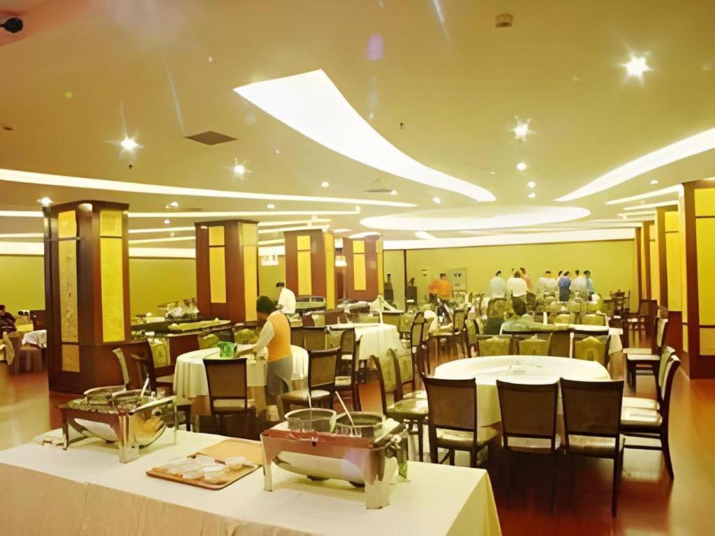 New Friendship Hotel Luoyang  Exterior foto